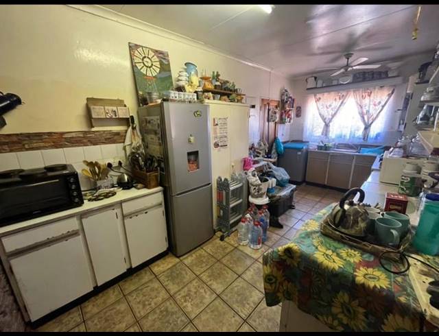 4 BEDROOM HOUSE FOR SALE IN GEELHOUTPARK